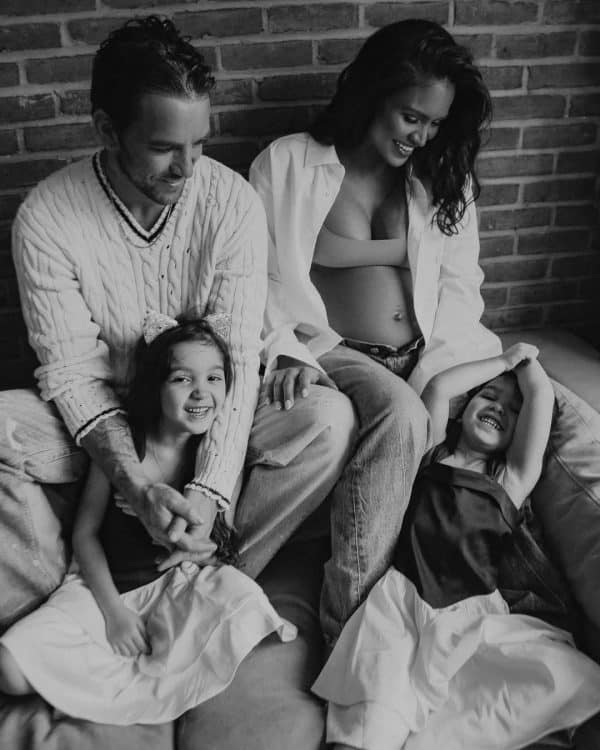 Cassie Announces Pregnancy