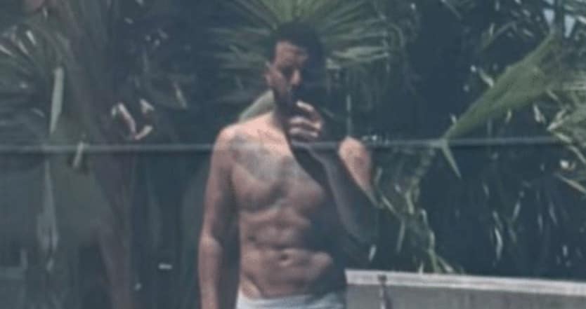 Drake Strips Down in New Snap Amid UMG Legal Drama