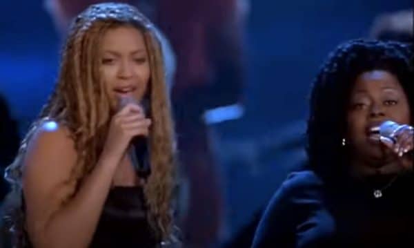 Beyonce Tributes Angie Stone