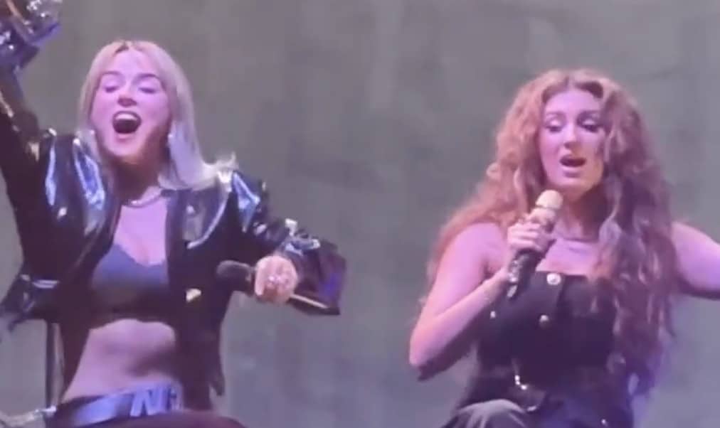 Watch JoJo & Tori Kelly WOW with SWV’s ‘Weak’ at ‘Too Much To Say Tour’ in LA